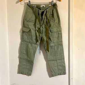 Capri cargo pants